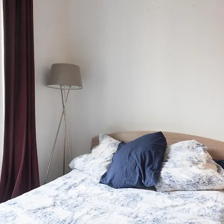 Small Triplex For 2 In The Heart Of Apartment Paris