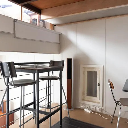 Apartment Small Triplex For 2 In The Heart Of Paris
